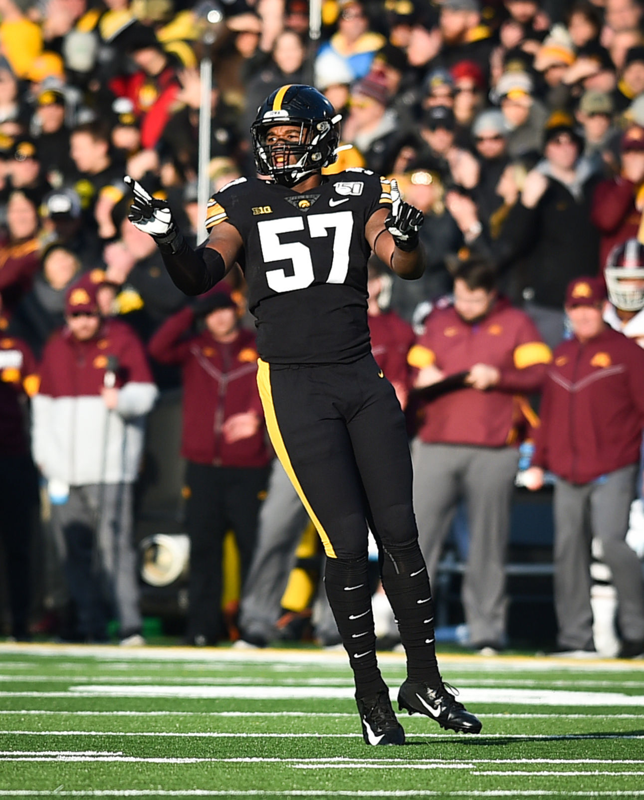 111619-qct-spt-iowa-minn-foot-109a.jpg